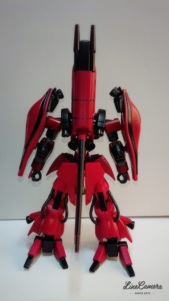 ミネバ・ラオ・ザビがニュータイプである事を想定しサイコフレームを組み込みバーニアを追加装備し機動性を向上。コックピットは胴体部に変更し装甲を強化。ヘッドは高機能化し変更した。