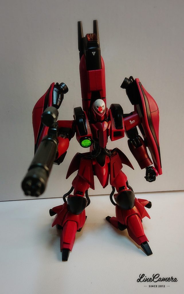 武装は遠距離武装のみとしビームガトリングを装備