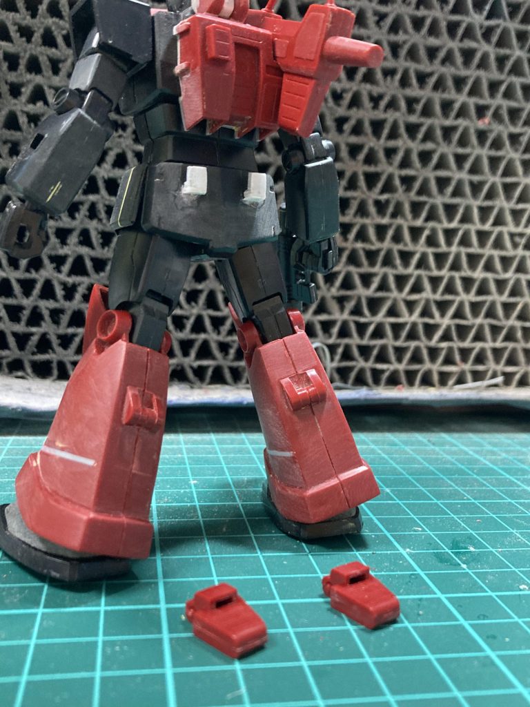 しかしリサイクルショップでエコプラジムが売っていました!3倍の値段で。転売ヤーは滅ぶべし。苦渋の決断をして、カラーレシピを合わせ担当を決め、完成させた…おそるべきジムキャノンです…