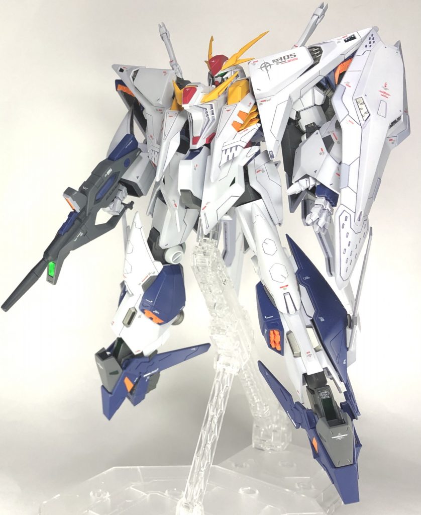 頭部はカトキ画稿、ビーム・サーベル基部はアニメ画稿を参考にほぼスクラッチ。