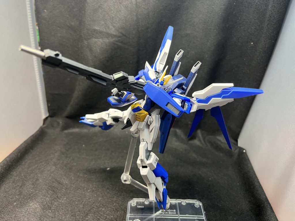 高エネルギースマートライフル【クオバルデ】イルシオンのものと外見は同じだが、出力の強化などが施されている。