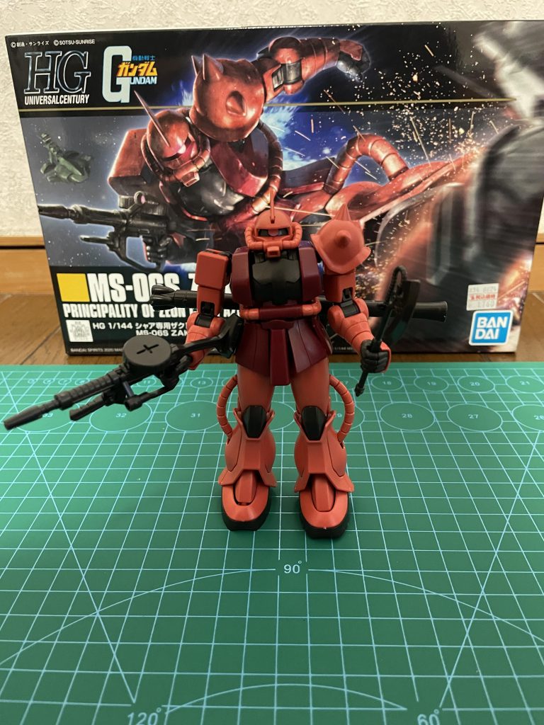 本日はこれまた、ゆめタウン三豊のペリカン便で1760円で買っておいたシャア専用ザクを作りました!! 今回は序盤でやらかし、盾のジョイント、向きを間違えて差し込んでしまった事が発覚(^◇^;) 初心者あるあるなんで、しゃ〜ないですがwww他はミスする事なくできたので、まぁ、点数つけたら75点かな?この後、スジ彫りと墨入れ塗装を行う予定なので、それが出来たらもうちょい点数あがるかもしれないですね^^