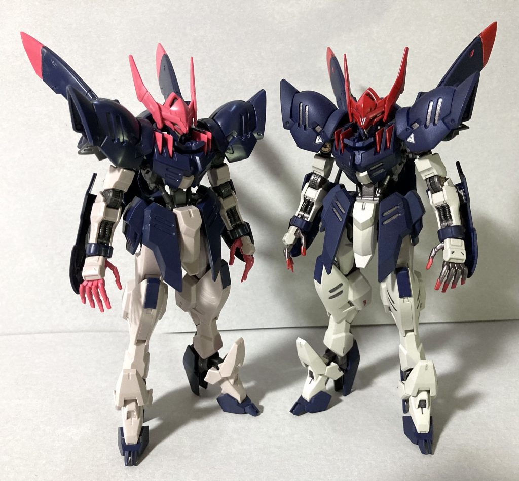 頭部のガード装甲をオープン。頭部の赤がとても映えますね!(腕部装甲は通常のものに戻しました)