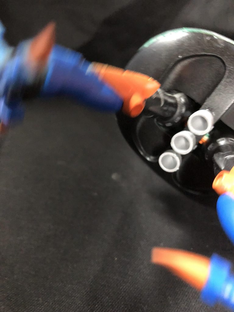 文献や画像で色々違いますが、ビグザム？ビグ・ザム？モノアイってあった？なかった？て疑問がありますが、スレッガーさん目線でお別れです。