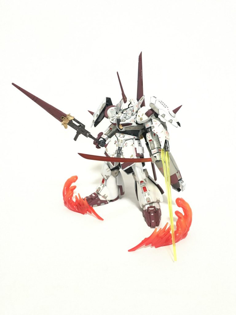 さらに日本刀も持たせて、フル装備状態です。炎のエフェクトも地味にグラデーション塗装してみました…が分かりにくいですね…