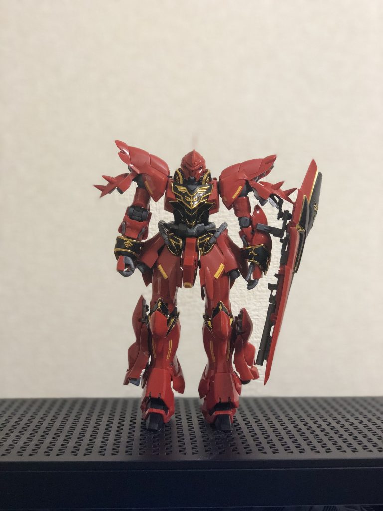 ポーズも写真もなんだかな(ツノが異空間に入ってる)