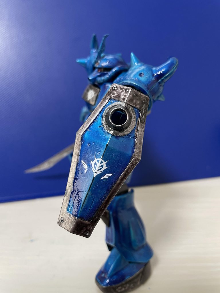 昭和のメカゴジラみたいなテイストを目ざしました。