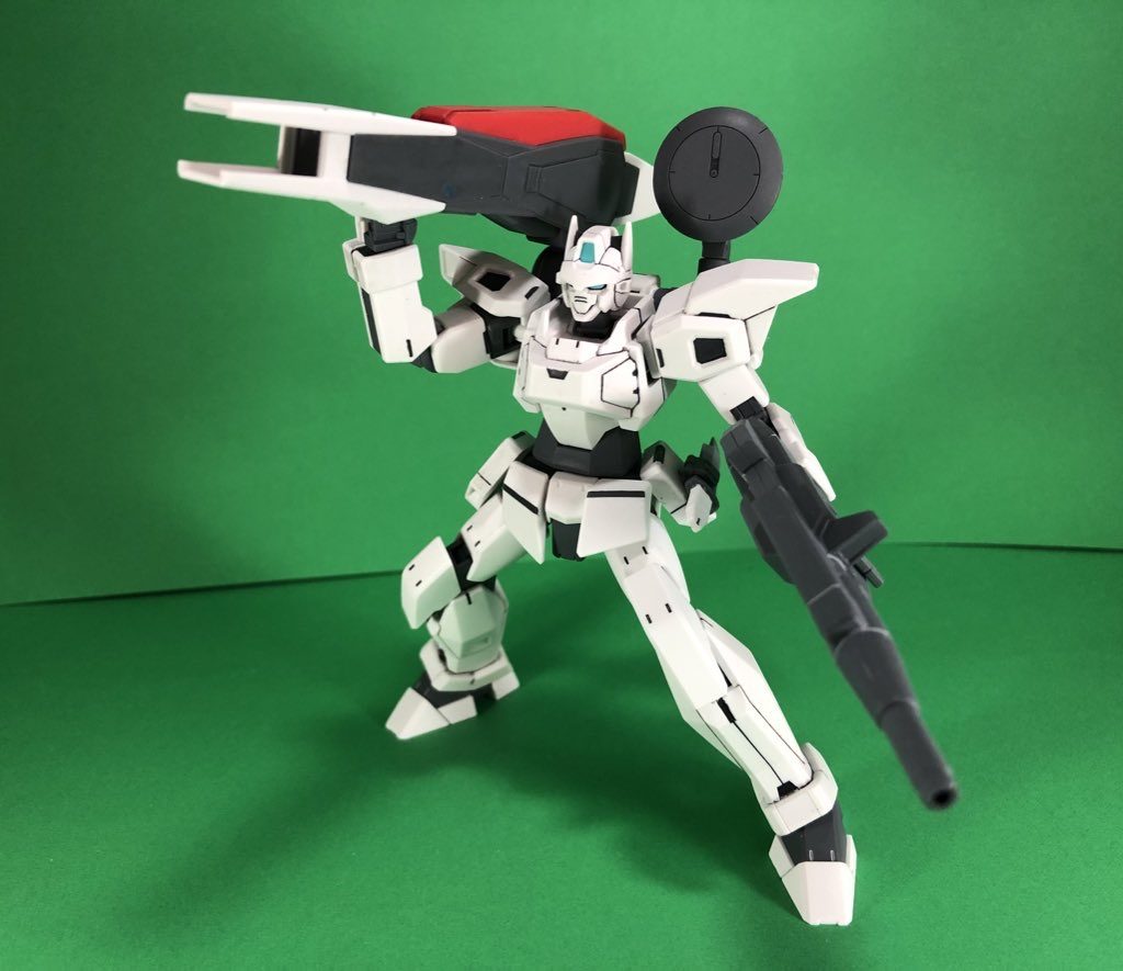 レーダーで補足した敵機を味方に共有しつつ長距離砲撃を狙うのがメイン戦法です