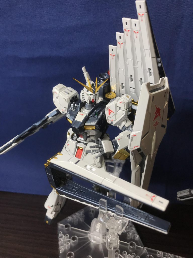 νガンダム。追いかけるイメージで。