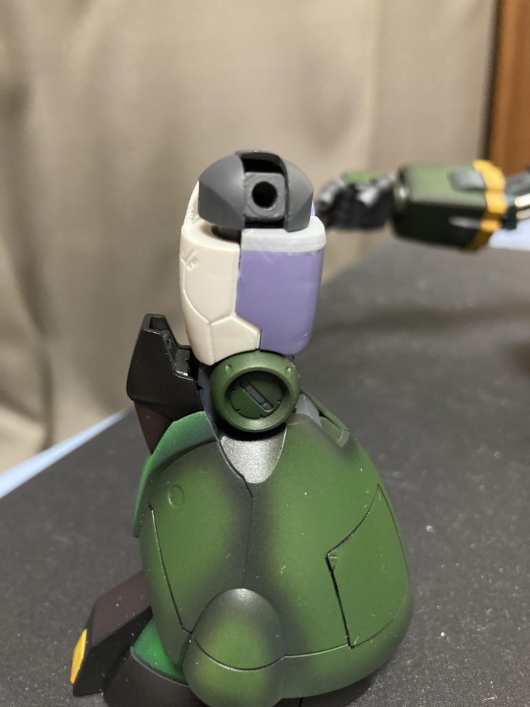 延長した隙間をプラ板で埋めたトコです