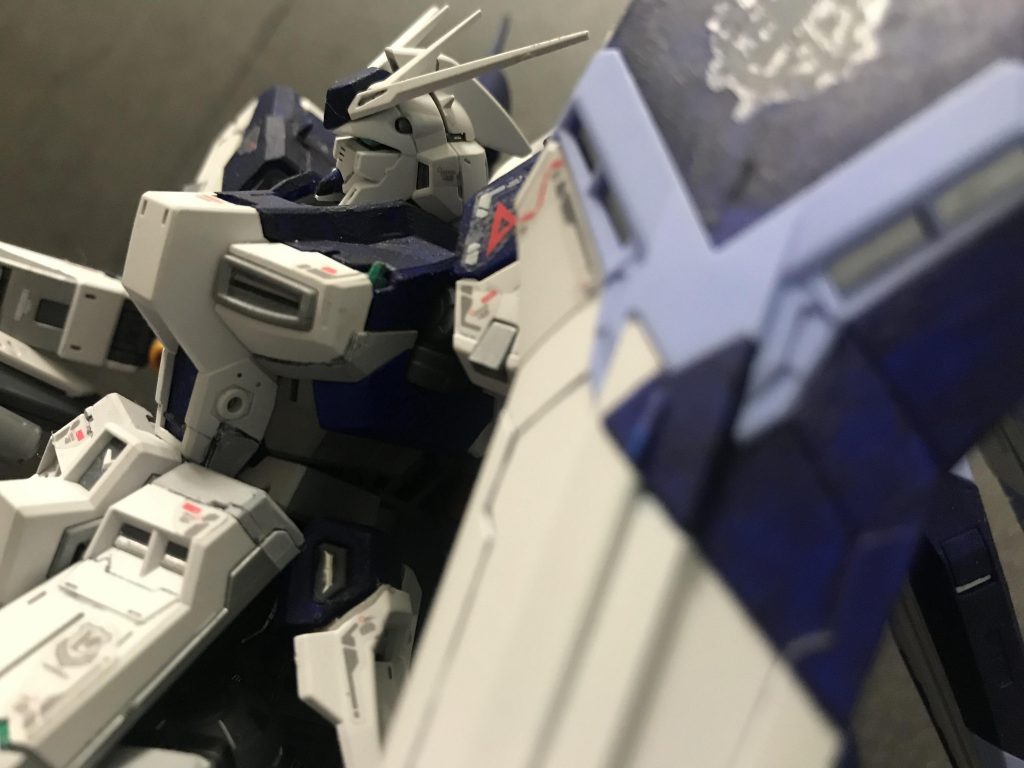 横顔イケメン✨正直ここまでイケメンなHi-νガンダム初めて見ました!!ツインアイはグリーンの方が好みなので🟢で!!