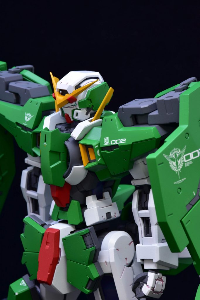 黒背景&バストショット重点的に行ったエッジ処理や作り直したクラビカルアンテナがこの画像だと分かりやすいと思います。