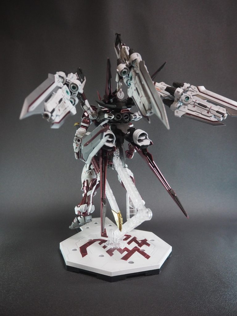 後ろ姿もすごい事になってます！！