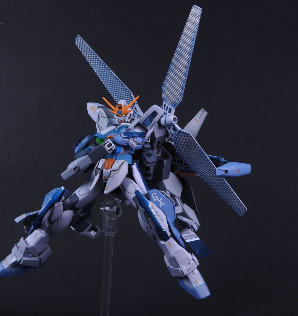 とは言え、原型機譲りのサテライトキャノンも当然使用可能。基本的にはこれをプレッシャーとして、得意とする高機動戦闘へ持ち込んでいく流れですね。