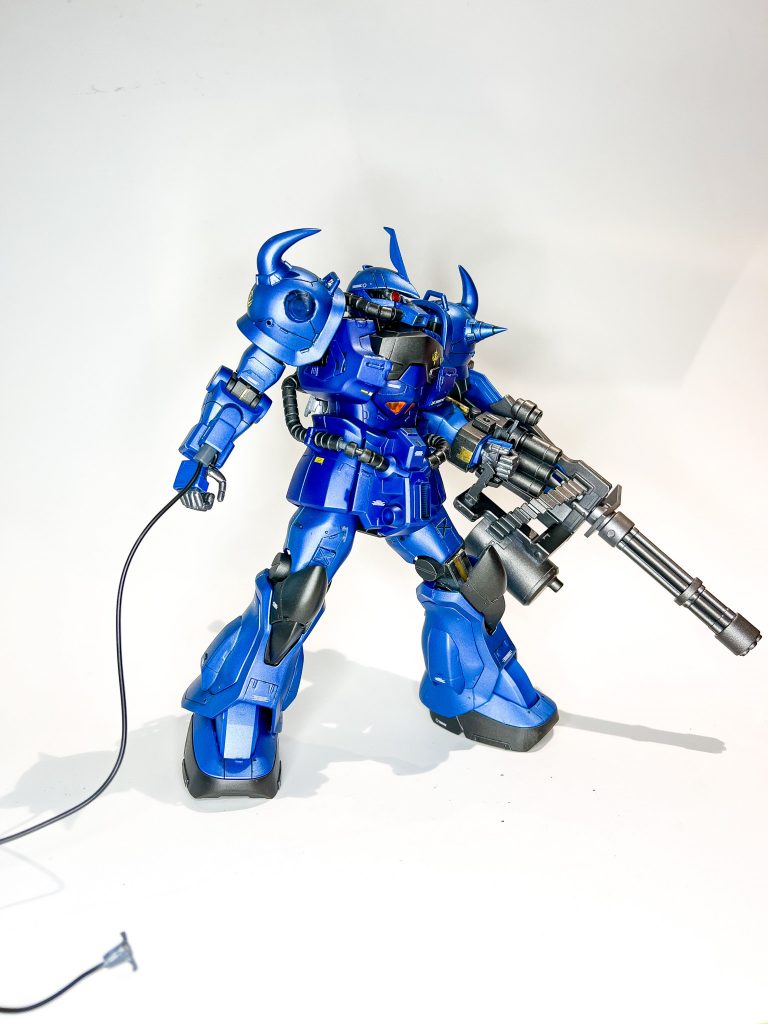 スジボリとプラ板でディテールアップ。