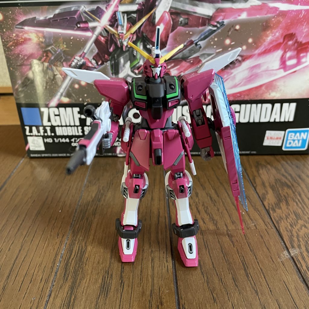 　正面から見たら何てカッコいい機体なんだと思います♪もう「機動戦士ガンダムシードデスティニー」すら、懐かしの作品となりました。　ストーリー内容がどんなのか忘れたな・・・(^◇^;)