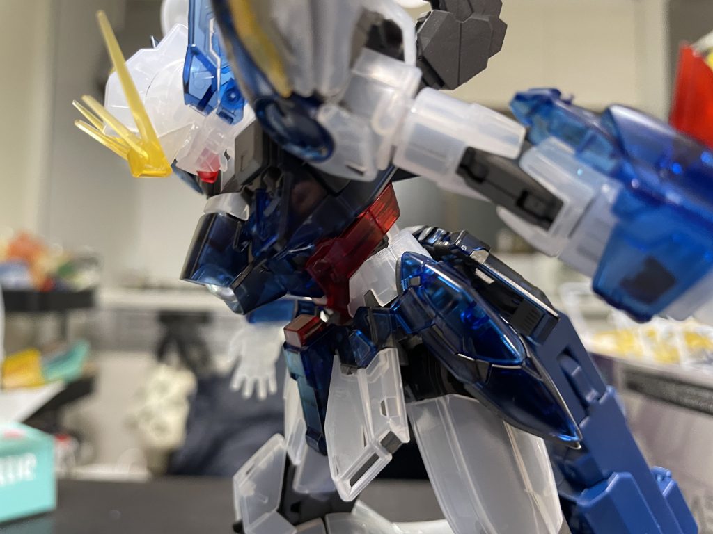 胴の前傾可動に感動。若干緩いので調整したいと思います。