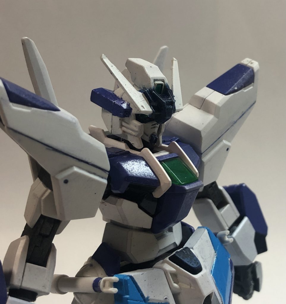 頭部にはHJ付録のフェーダートンファーに付属した頭部にアスタロトの角を合わせています。脚部パーツは時雨さんのコアガンコンテストに出したガンダムニュークリウスから持ってきました。