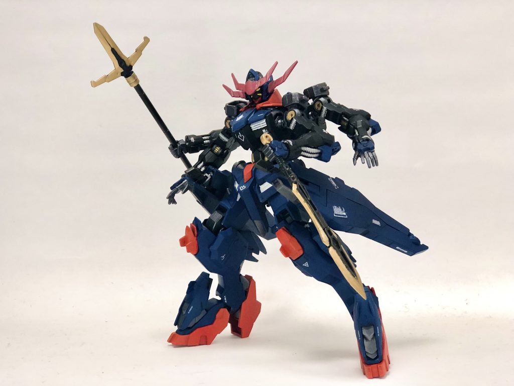 ミキシング素材上半身:バルバトス×2首周りフード部分:シュバルベグレイズ下半身:マルコシアス初めはいろいろな機体を使う計画でしたが、なんだかんだシンプルに。腕はバルバトスのバックパックに風穴開けて生やしました笑塗装はガンダムマーカーエアブラシ。ティターンズブルーを1回で使い果たしました…デカールは鉄血汎用1とコーションデカールのホワイトを使用。