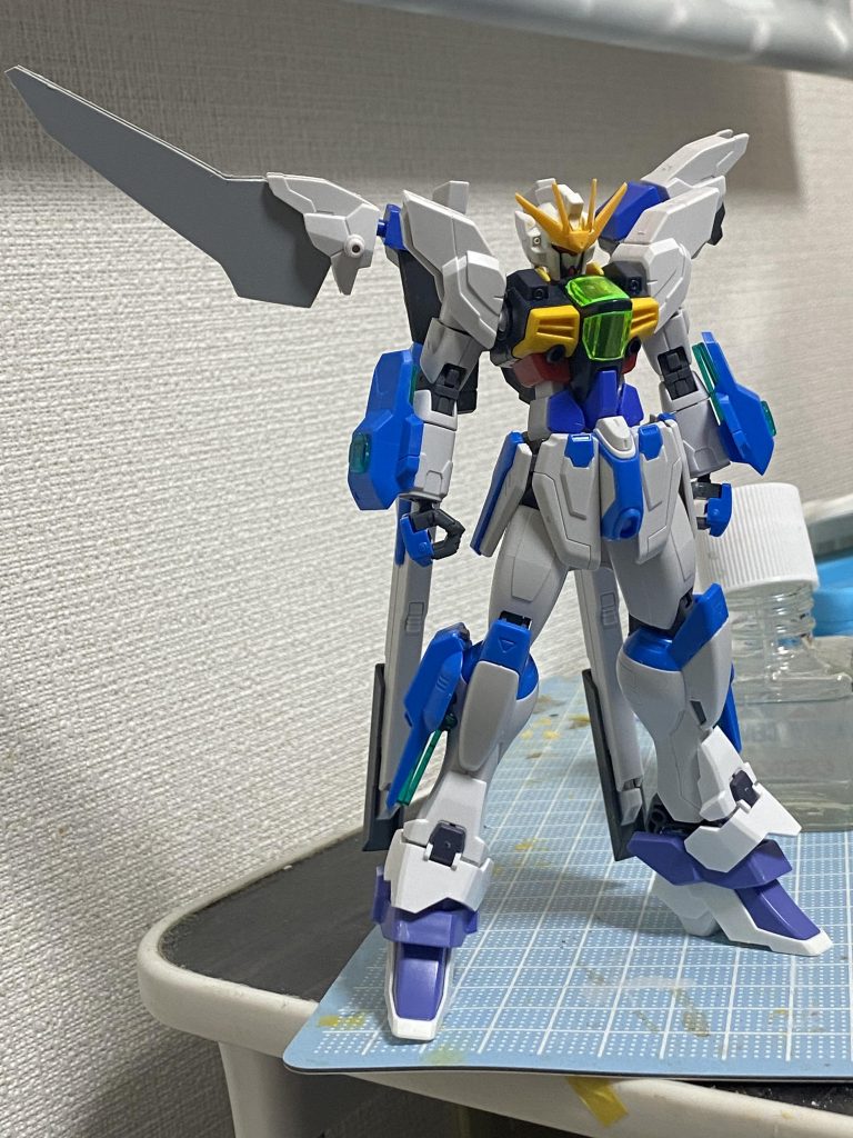 最初は後ろのスタビライザーをどのような形にするかを悩みました