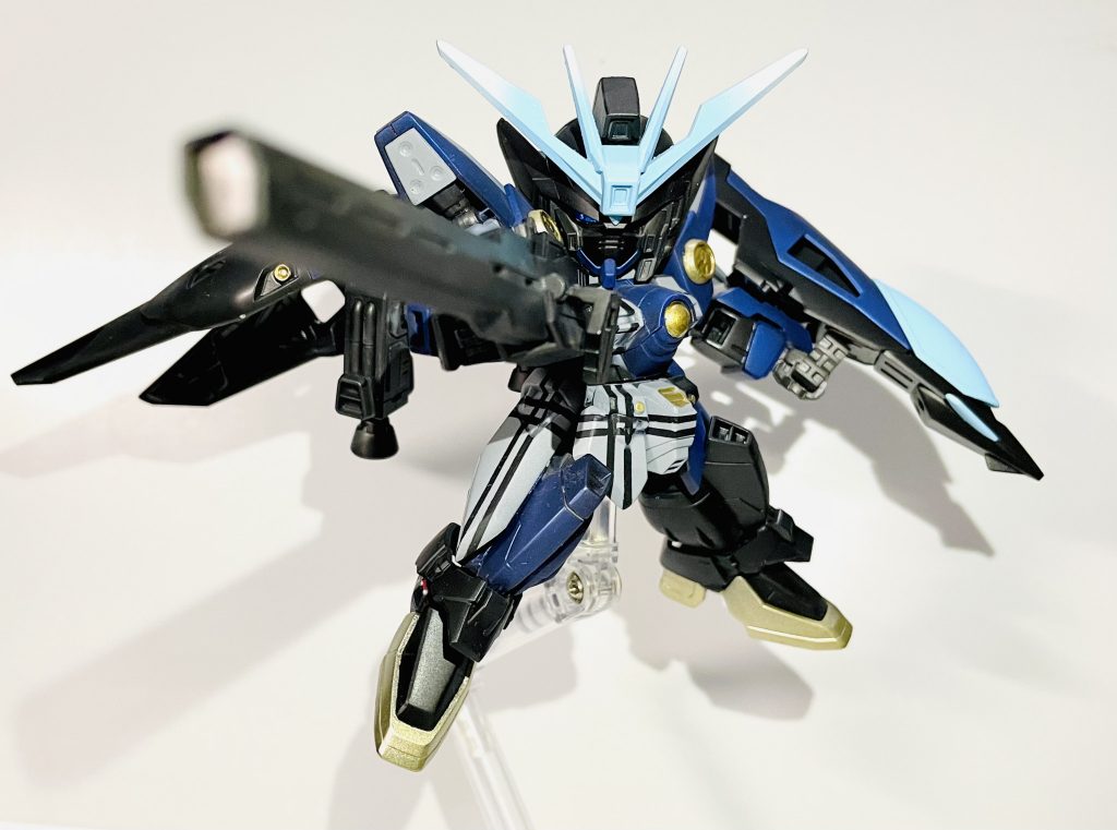 カテドラルのものに変更したライフルを構えて