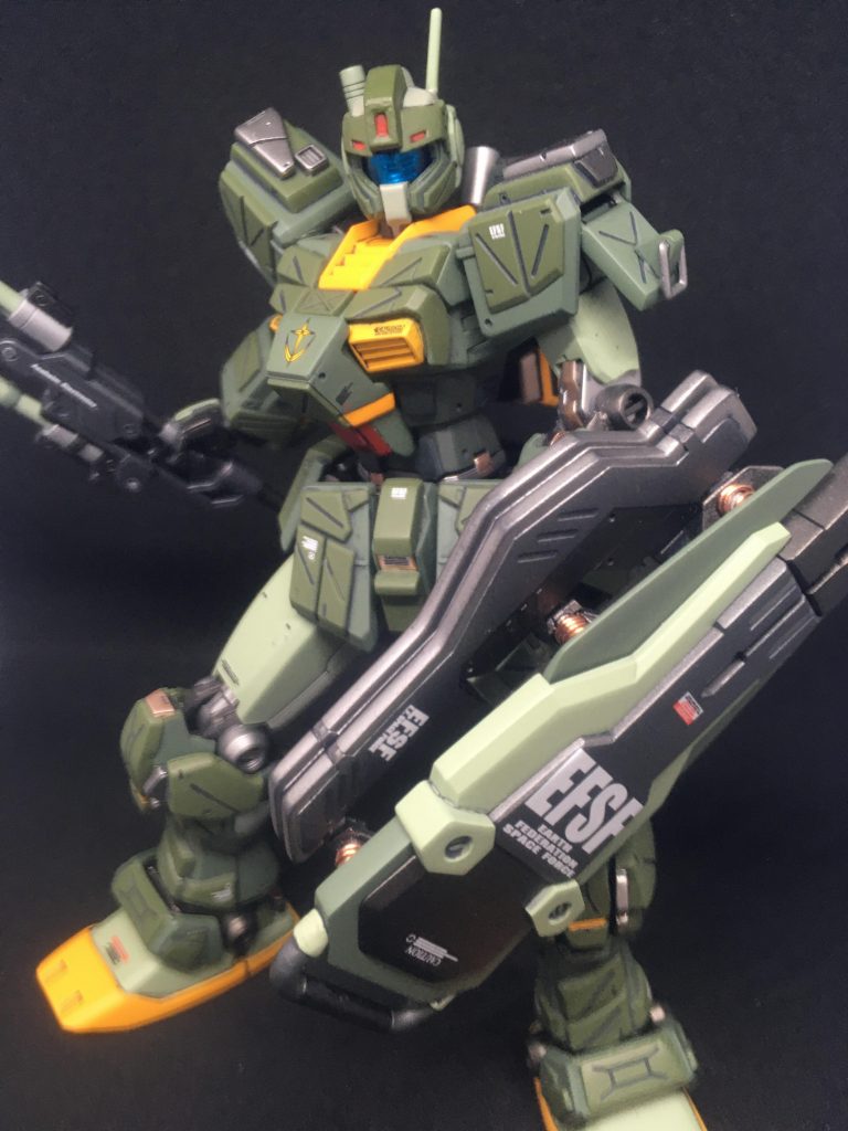 本体作成中に武装が妖怪パーツ隠しにやられたので積み…ゲフンゲフンッ、予備キットから分捕って何とか。マスキングで緑系は5色程、フレーム色は3色使って塗り分けしてみてます。