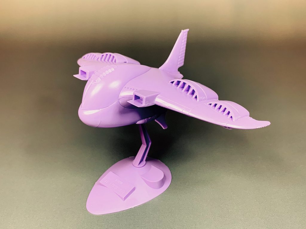 素組み状態では鮮やかな紫色。