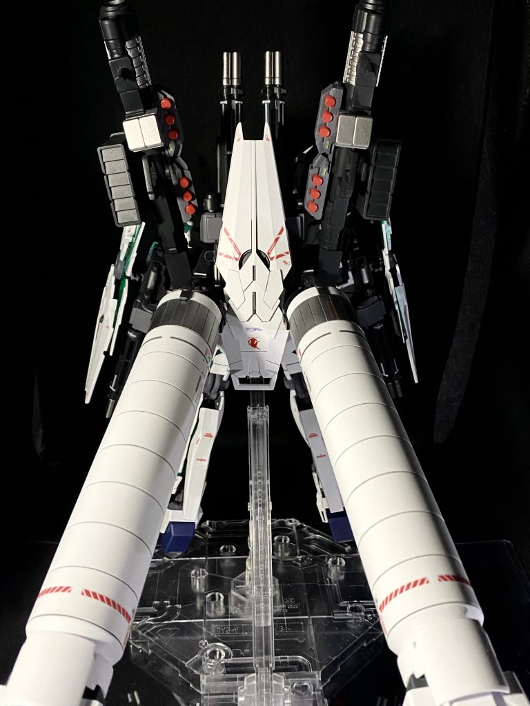 バックショット。プロペラントタンクが長過ぎて写真に収まりませんw こんだけ背負っててもアクションベースでしっかり固定できるのは凄いね。