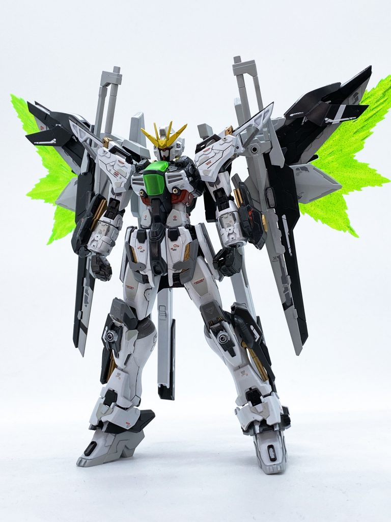 光の翼も展開可能です