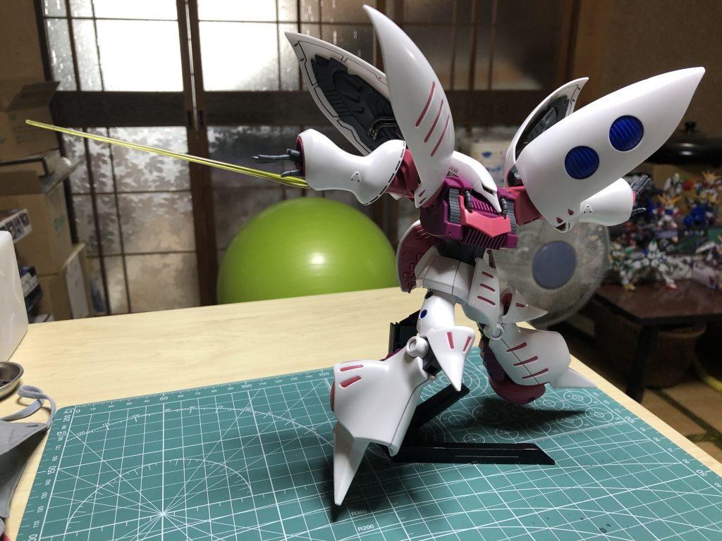 HG初代との違いはわからないですが、ボリュームもあって良いキットだと思います。パーツ構成的にもガンダム系より凝っているのではないでしょうか。