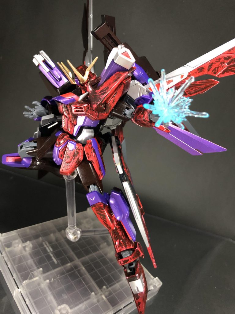 パルマの指は若干曲げてるのでヘリオスやデスティニーとはまた違った印象を受けます