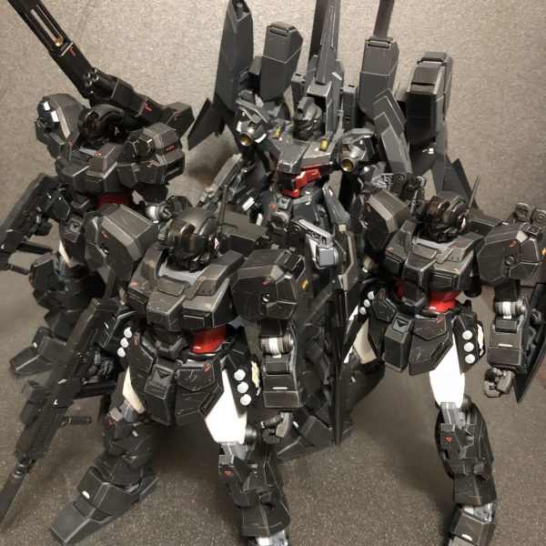 オリジナルカラーのジェスタ隊です