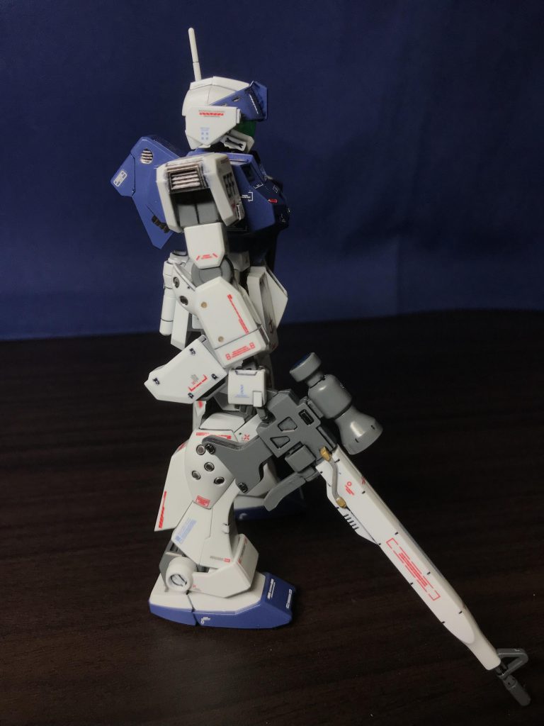 同じく右。ロングレンジビームライフルがカッコいい✨