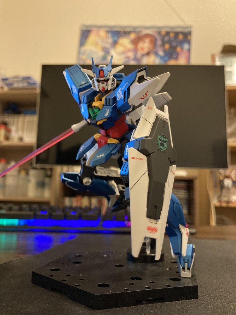 ビームサーベルを構えたポーズ