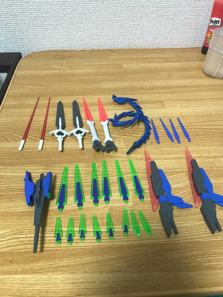 武装はこれで全部です。一応全て装備してますwこう見るとCファンネル多すぎですねw