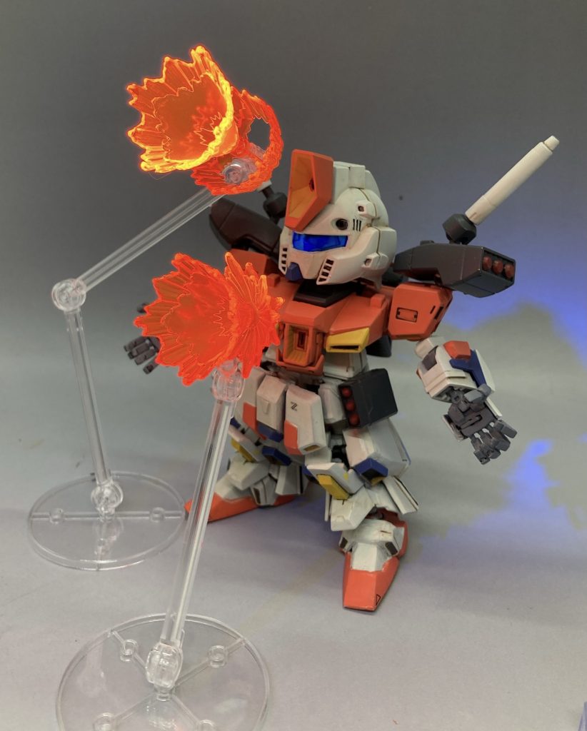 胸の拡散ビーム砲のリミッターを解除すると、禁断のダブルハイメガキャノンが可能❗️なぜ禁断なのかはアクロスザスカイ最終巻をチェック❗️