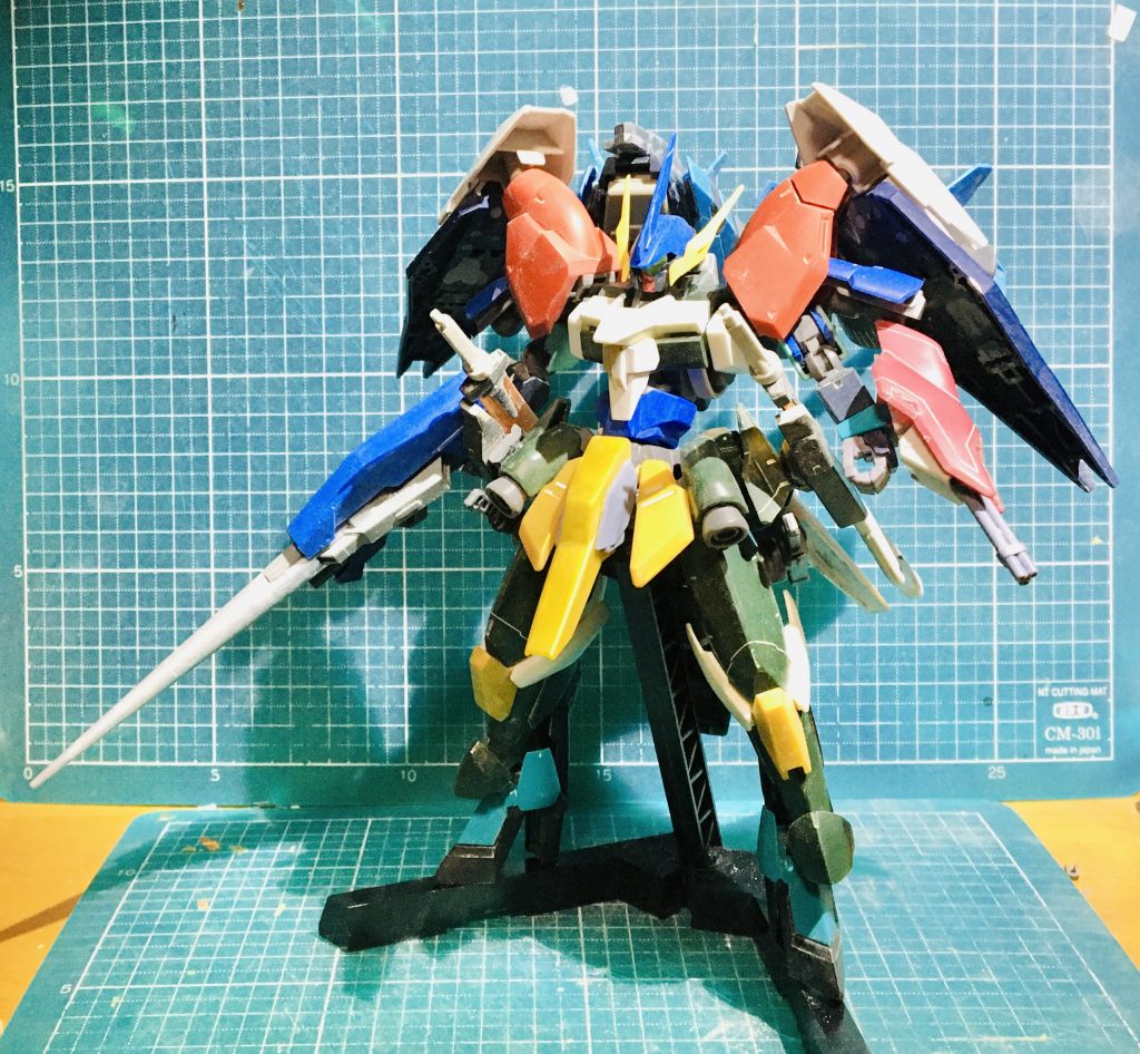 【塗装前】レギンレイズジュリアのキットをベースに、様々なキットでミキシングしてカスタマイズさせました。一先ず、専用機シリーズは新しいアイディアが浮かばない限り、今回で最後となります(かも)