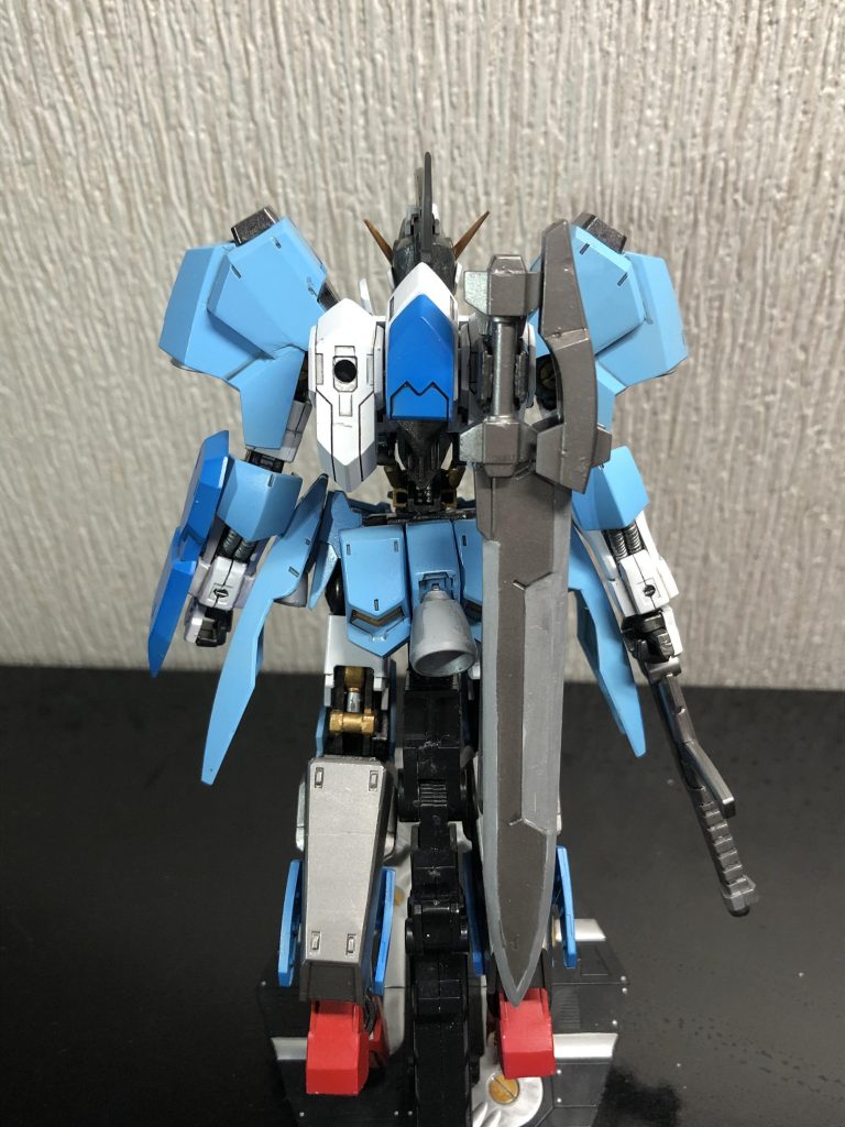 機体デザイン(フロント/リア)カラーリングは特に何かを意識して決めたわけでは無く、余ってたブルー系塗料を消費するために青基調にしました