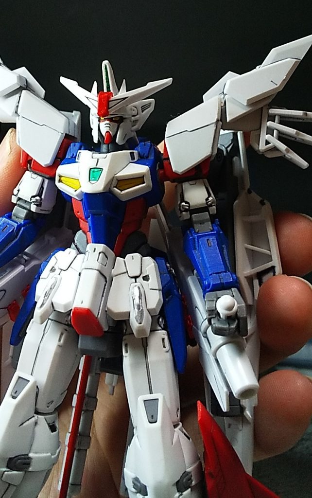 最後に手持ちガンプラで1枚ガンダムブレイカーバトローグで、バトルを待ちきれず、ガンプラを手に持つのあってTwitterでも見かける様になった取り方作った実感が上がります