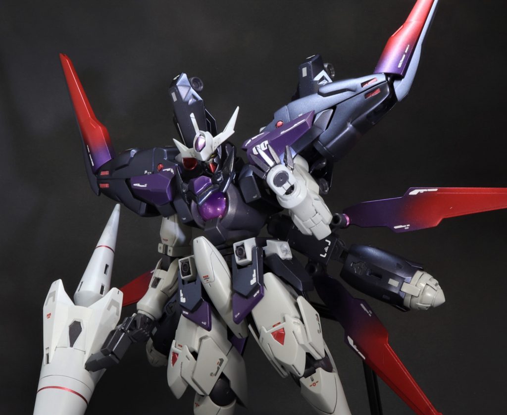 ジンクスも改良を重ねる度にガンダムに先祖返りしてます。