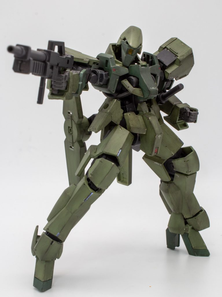 鉄血のキットの例に漏れず組みやすく、ウェザリング仕上げがしっくりきています。