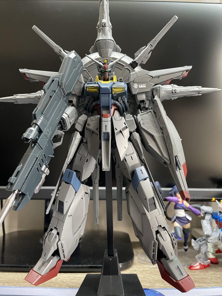 アニメの濃い色合いが好きなので全体的に成形色より濃い色にしてます。 