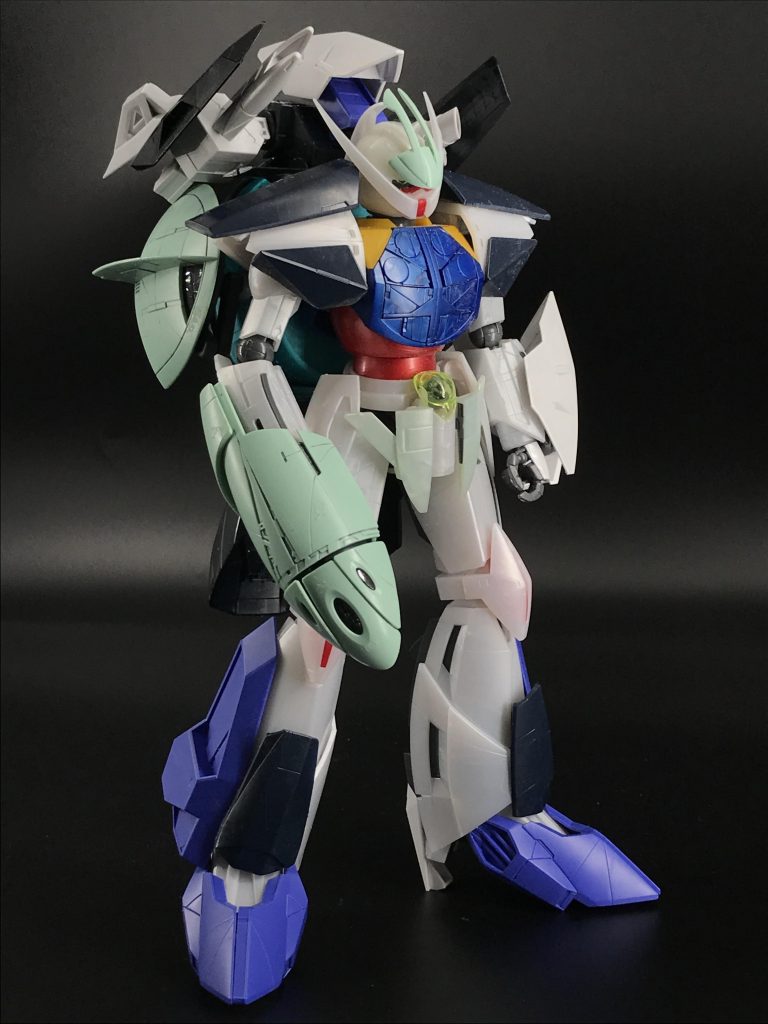 塗装前同時期に作り始めたターンイクサの対抗馬的な位置付けで製作し始めましたが、パーツのデザインがターンエー系のウォドムポッドのおかげでかなり良い感じにかっこいいミキシング作品になったんじゃないかと思います^_^