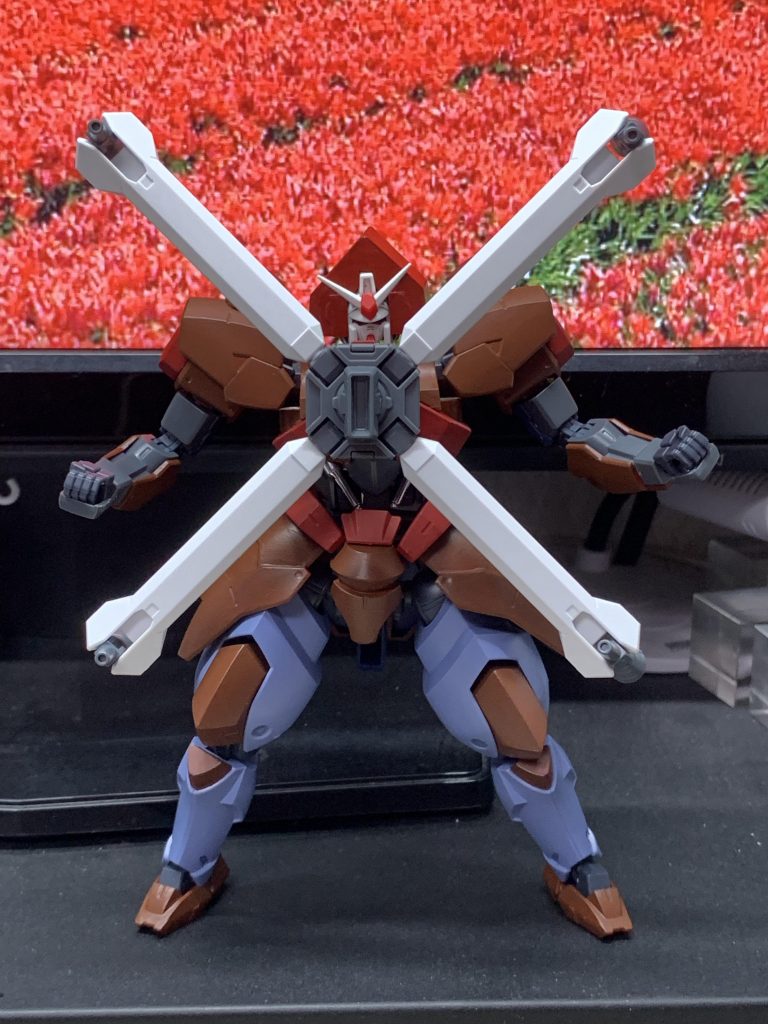 スパイアー(筋肉)の名が示す通り、今度のネーデルガンダムは格闘戦も強いぞ!格闘大国のネオオランダは当然格闘技も強いのだ!さらに羽根の先端からはチューリップキャノンも繰り出すぞ!