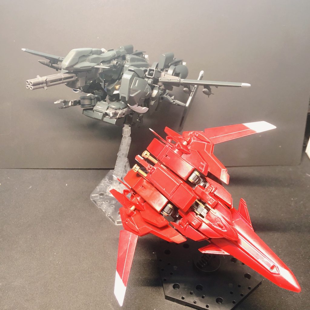 前作のTA-11Bと。可変機は考えることも多いし大変ですが、完成した時の達成感もひとしおです。皆さんもいかがですか? 主なミキシングレシピはタグに収めてあります。