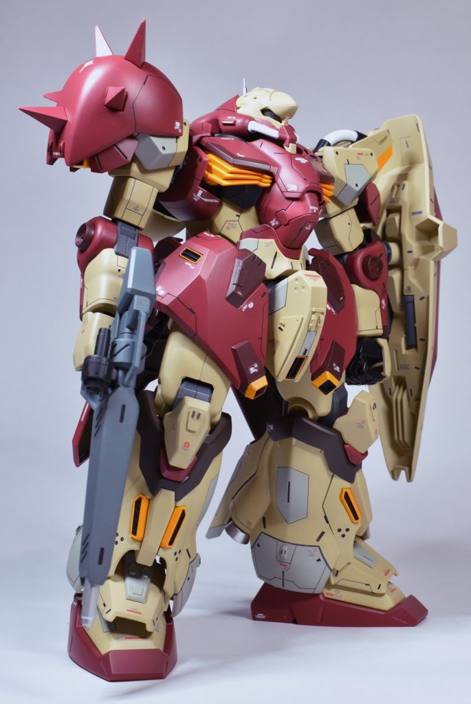 大きなキットでかなり重厚感があります