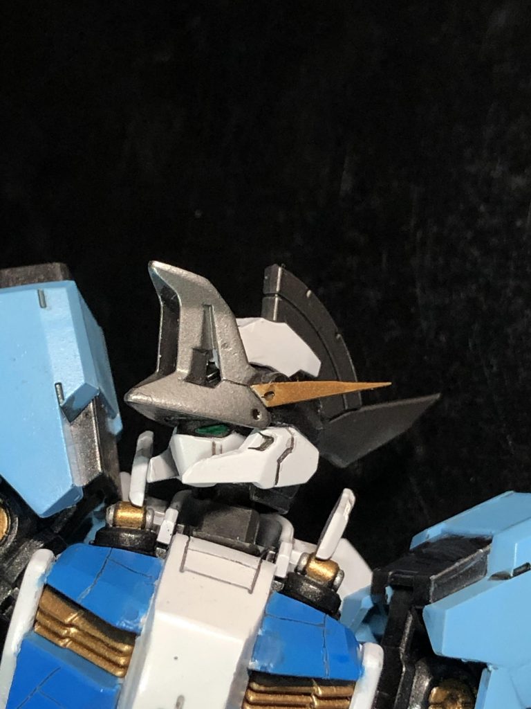 実はこの機体はこの頭部だけ先に完成して、この頭部に合いそうな機体コンセプトへと構想を広げて作っていきました。