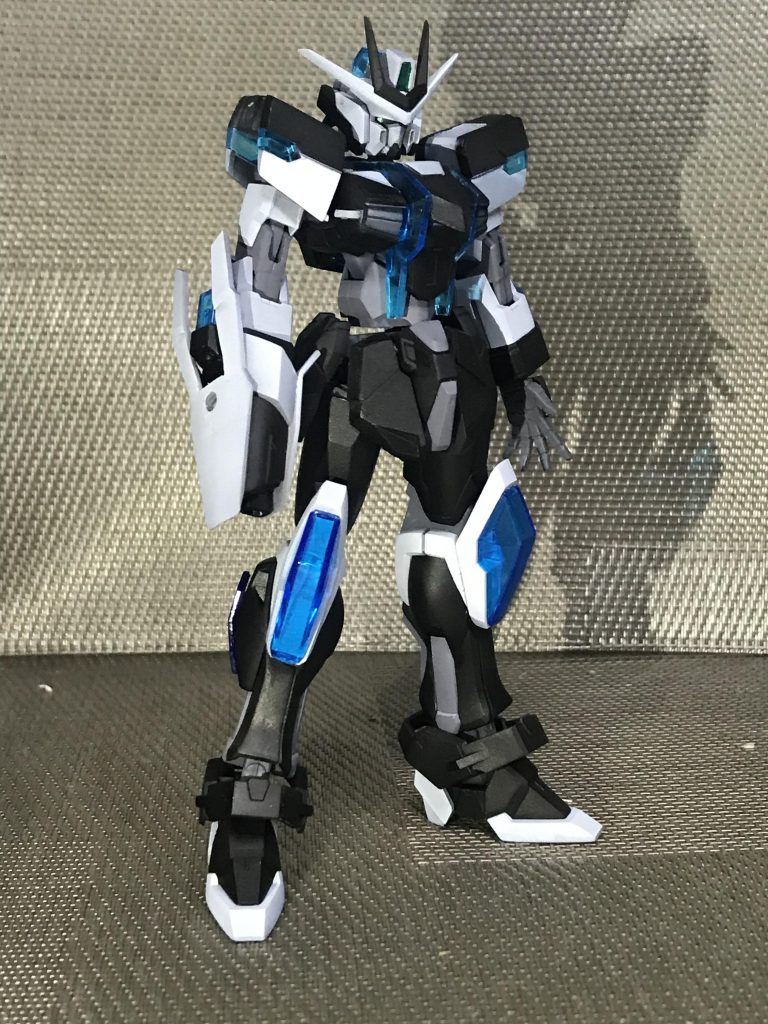 まずは素体からです、現代風のプロポーションにするためクアンタの胴体ビルドストライクの足などをベースに各部プラ板やミキシングで自分好みの体型に組み上げました