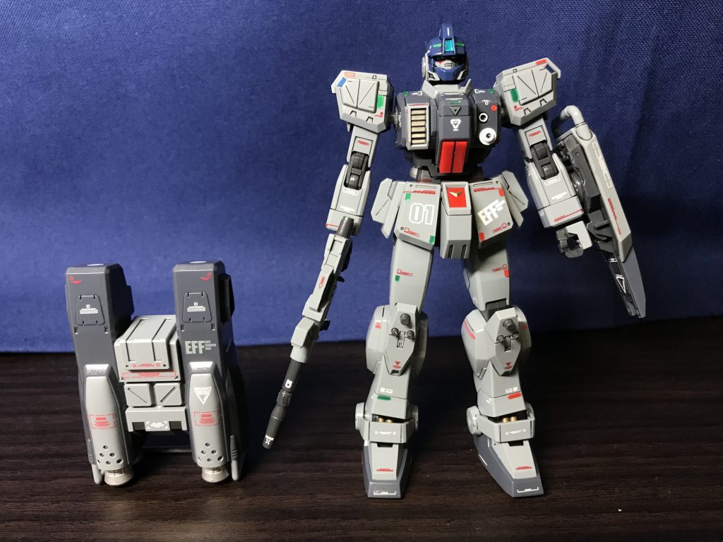 素立ち正面。頭部センサー横、肩、腕、腰、足にセンサーを追加しています(^^)