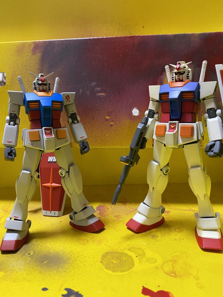 前回作ったガンダムと。リバイブは頭ちっちぇーです。